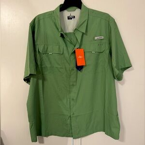 Men’s fishing shirt.